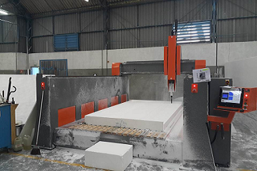 Copiadoras CNC X = 2,50m Y = 5,10m Z = 1,10m Maquina CNC modelação Injetaq